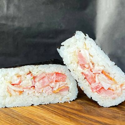 Онигири с беконом в ГансРолл по цене 245 ₽