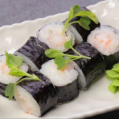 Ролл Сяки-маки с креветкой в Mir love по цене 385 ₽