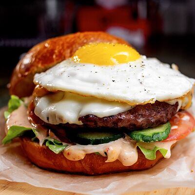 Чизбургер Классик в Meal me по цене 420 ₽