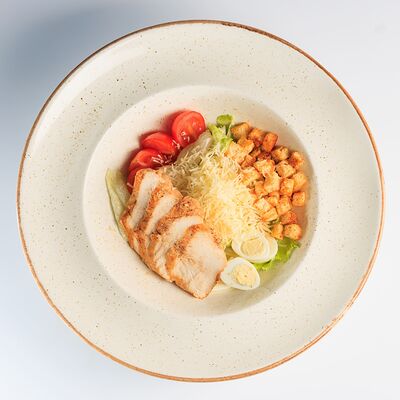 Цезарь с цыпленком в Семейный ресторан Tiki&Taki по цене 650 ₽