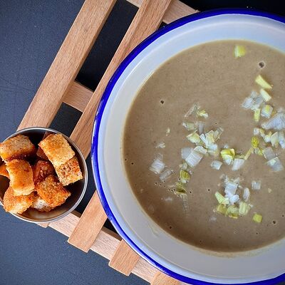 Суп из шампиньонов на кокосовом молоке в Бекки бар по цене 440 ₽