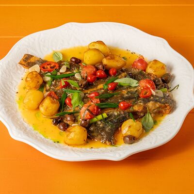 Камбала с лимонным соусом и оливками в Сорренто by Novikov по цене 1340 ₽