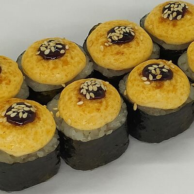 Запеченный ролл Тамаго в IONOTO по цене 440 ₽