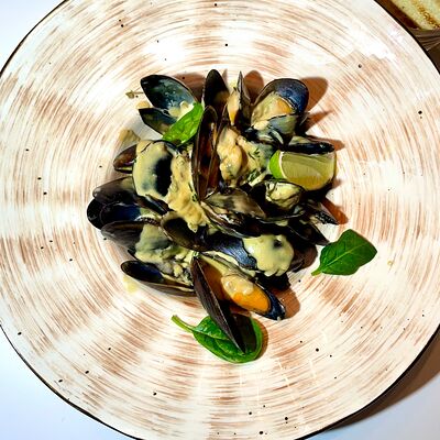 Мидии под сырным соусом в Дуэты по цене 590 ₽