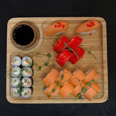 Сет для двоих в Boss pizzarolls по цене 890 ₽