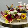 Подарочный набор с цветами, кофе и Киндер шоколадомв Дарите красиво по цене 4199
