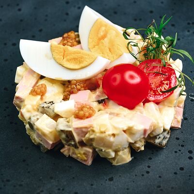 Оливье в Клевая блиновая по цене 265 ₽