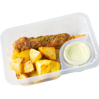 Люля с говядиной, запеченным картофелем и фирменным соусом в ВЛАВАШЕ по цене 350 ₽