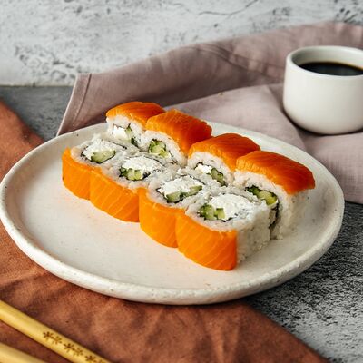 Ролл Филадельфия классик в Суши-Маркет по цене 595 ₽