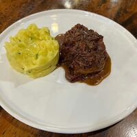 Нетрадиционная жареная курочка в Hamilton's pub