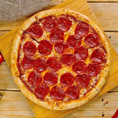 Пицца Пеперони в Белый Аист по цене 620 ₽