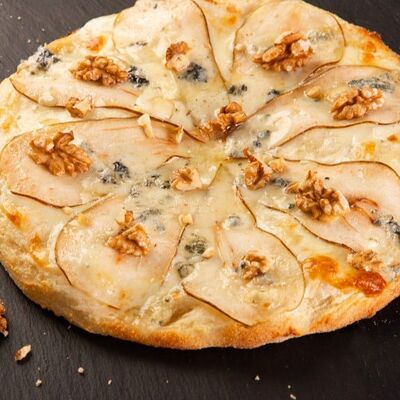 Римская пицца Груша-Горгондзола в S & T Pizza Room по цене 659 ₽