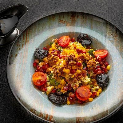 Салат из козьего сыра в Шеф Амазония по цене 1200 ₽