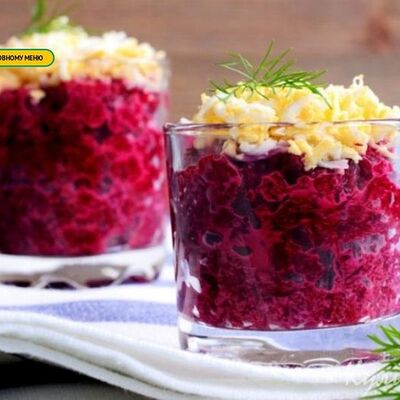 Салат со свеклой и сыром в Господа офицеры по цене 200 ₽