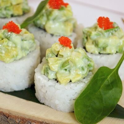 Ролл креветка с соусом васаби в Держи рыбу по цене 820