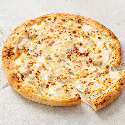 Пицца Четыре сыра в Eazzy Pizza по цене 590 ₽