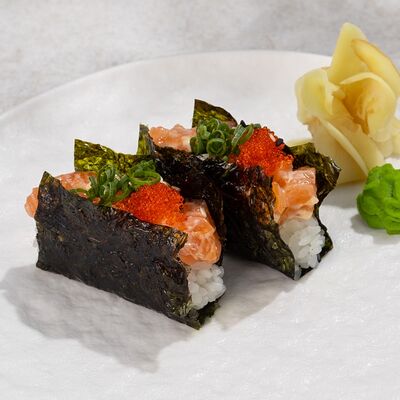 Острый суши с лососем (2 шт.) в Delicates Club по цене 565 ₽