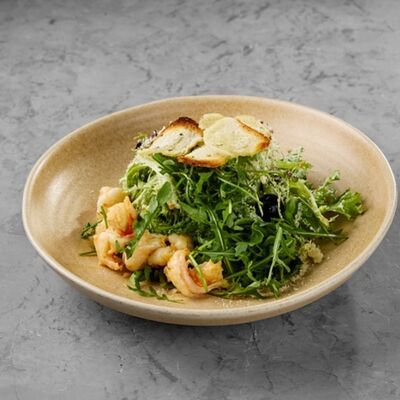 Салат Цезарь с тигровыми креветками в Terra по цене 27 р.