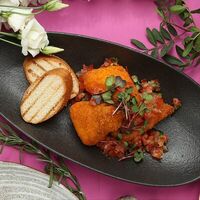 Жареный сулугуни в Chillis Bar