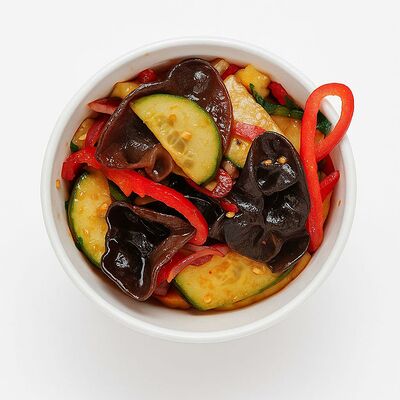 Огурцы с грибами в Wok Lagman по цене 1450 ₸