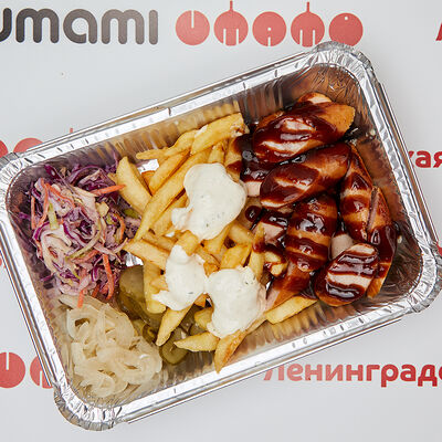 С колбасками и фри в Umami по цене 410 ₽