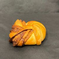 Булочка витая с корицей в One and Double