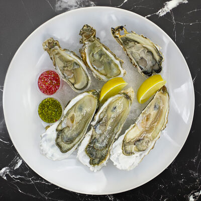 Сет из трёх императорских и трёх устриц Маака в Вкусноморье по цене 3390 ₽