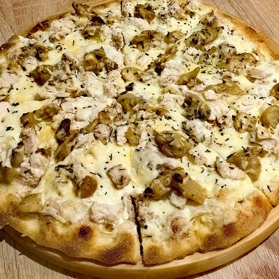 Римская пицца Курица-Грибы в S & T Pizza Room по цене 679 ₽