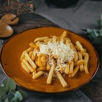 Картофель фри с пармезаном и трюфельным маслом в Amato