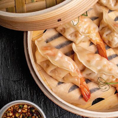 Гедза с креветкой в Hanami по цене 1185 ₽