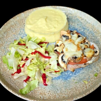 Свинина с грибами под сыром с картофельным пюре (новинка) в Неаполь по цене 28 р.