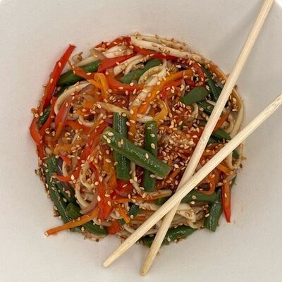 Wok Удон с овощами в соевом соусе Сушими в Сушими по цене 390 ₽