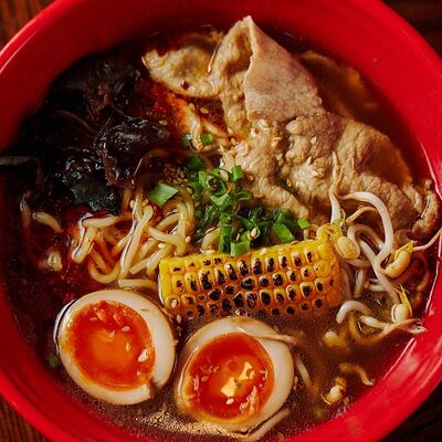 Рамен тонкацу со свининой в Рамен с уткой по цене 650 ₽
