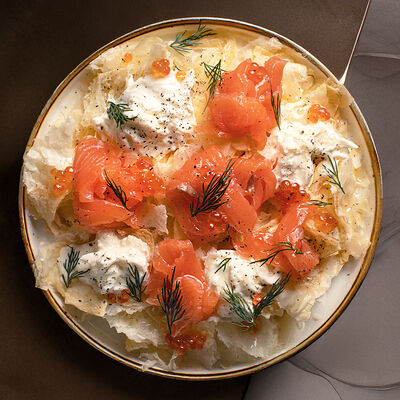 Открытый мильфей со слабосолёным лососем в Бибирево по цене 1100 ₽