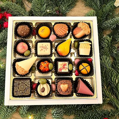 Набор Шоколадное изобилие в French kiss по цене 5220 ₽