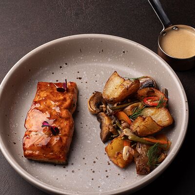 Кижуч с таёжным рагу в Осип Терлеев по цене 950 ₽