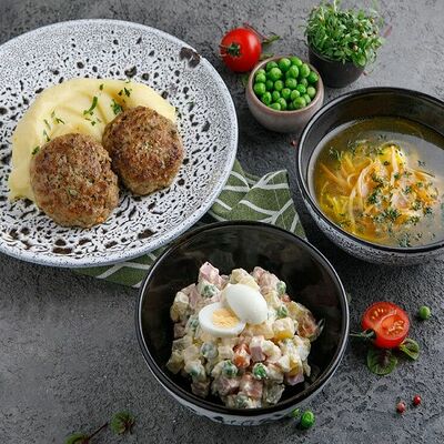 Салат, суп и горячее в Баклажан в ТЦ 