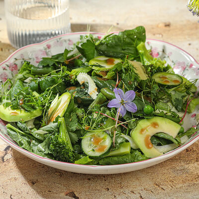 Зеленый салат с кунжутным маслом в Ива по цене 885 ₽