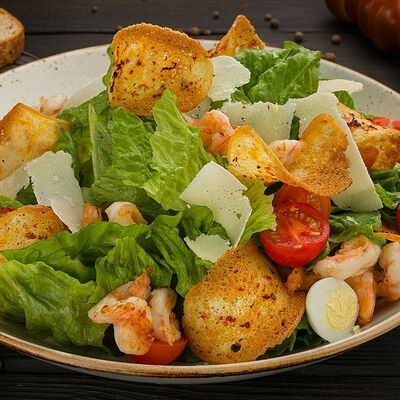 Салат Цезарь с креветками в Grill city по цене 550 ₽