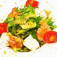 Салат с креветками в пряной заправке в Ресторан Хата возле Шереметьево