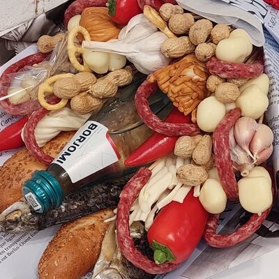 Букет с воблой и другими закусками в Buketonline - Съедобные букеты и клубника в шоколаде по цене 5500 ₽