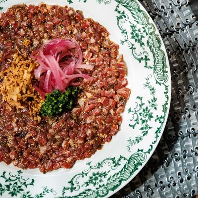 Пряный тар-тар в Потроха по цене 792 ₽