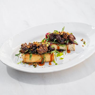 Брускетты с куриной печенью и руколой в Brasserie Lambic по цене 580 ₽