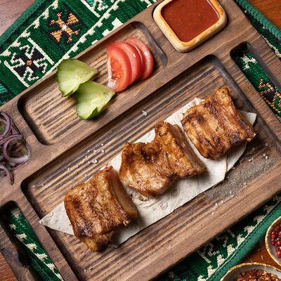 Шашлык из cвинoй грудинки по-грузински в Пхали по цене 650 ₽