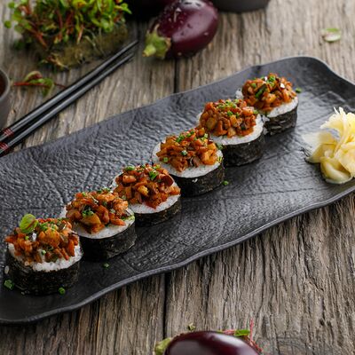 Ролл с баклажанами в Пряности & Радости на Васильевском по цене 390