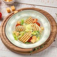 Салат Цезарь с курицей в Солянка
