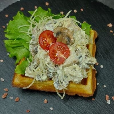 Картофельная вафля с жюльеном в ЧиллМил по цене 450 ₽