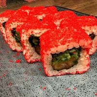 Калифорния с лососем в Sashimi