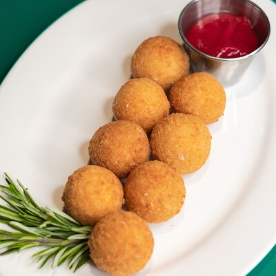 Сырные шарики L в Папа Римский по цене 470 ₽