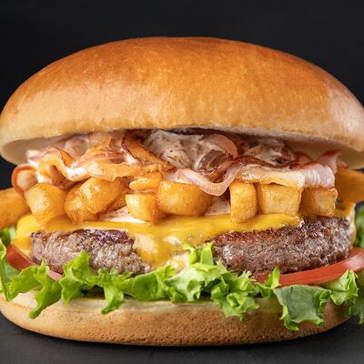 Бир бургер в Gellert Bar по цене 750 ₽